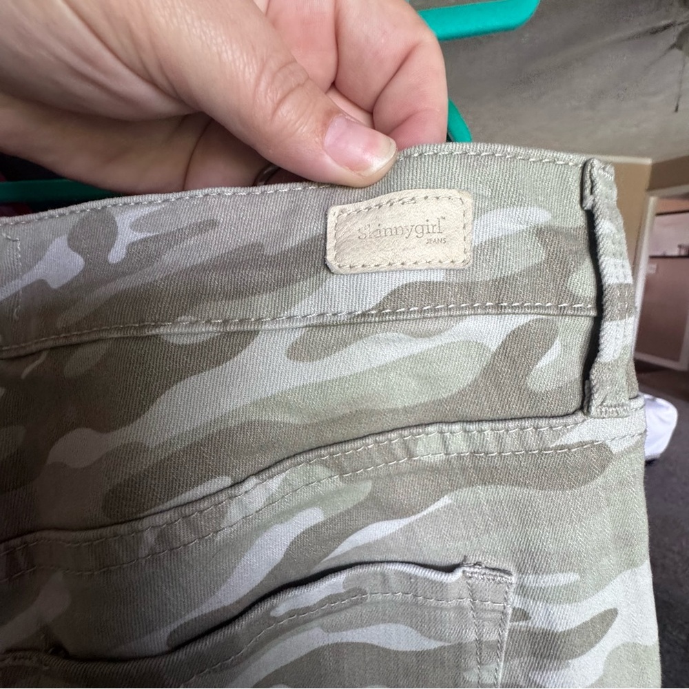 Skinny Girl Light Camo Jeans - Picture 8 of 9